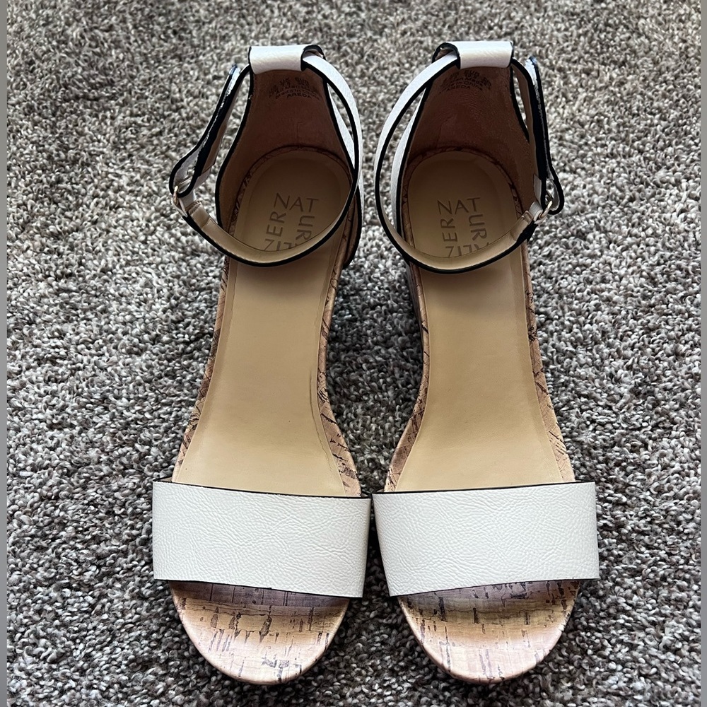 Naturalizer wedge Sandals 9.5W